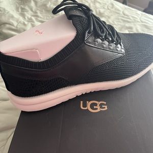 Mens Ugg athletic shoes very nice and light weight